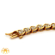 Load image into Gallery viewer, 4ct diamonds and Yellow Gold Flower Bracelet with Large Round Diamonds