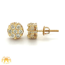 Load image into Gallery viewer, Yellow Gold Flower shaped Earrings with Round Diamond