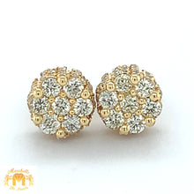 Load image into Gallery viewer, Yellow Gold Flower shaped Earrings with Round Diamond