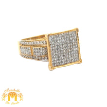 Load image into Gallery viewer, Yellow Gold and Diamond Ring with Round Diamonds