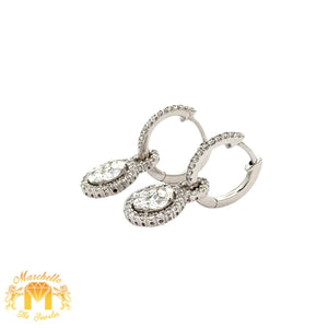 VVS/vs high clarity of diamonds set in a 18k White Gold Earrings