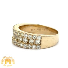 Load image into Gallery viewer, 3.66ct diamonds 14k Yellow Gold Wedding Band with Round Diamonds