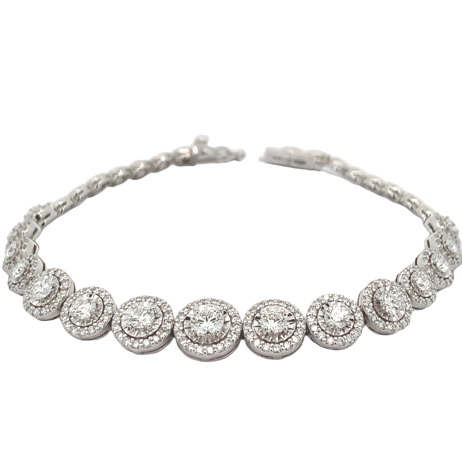 VVS/vs high clarity of diamonds set in a 14k White Gold Bracelet with Round Diamonds
