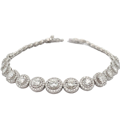 VVS/vs high clarity of diamonds set in a 14k White Gold Bracelet with Round Diamonds