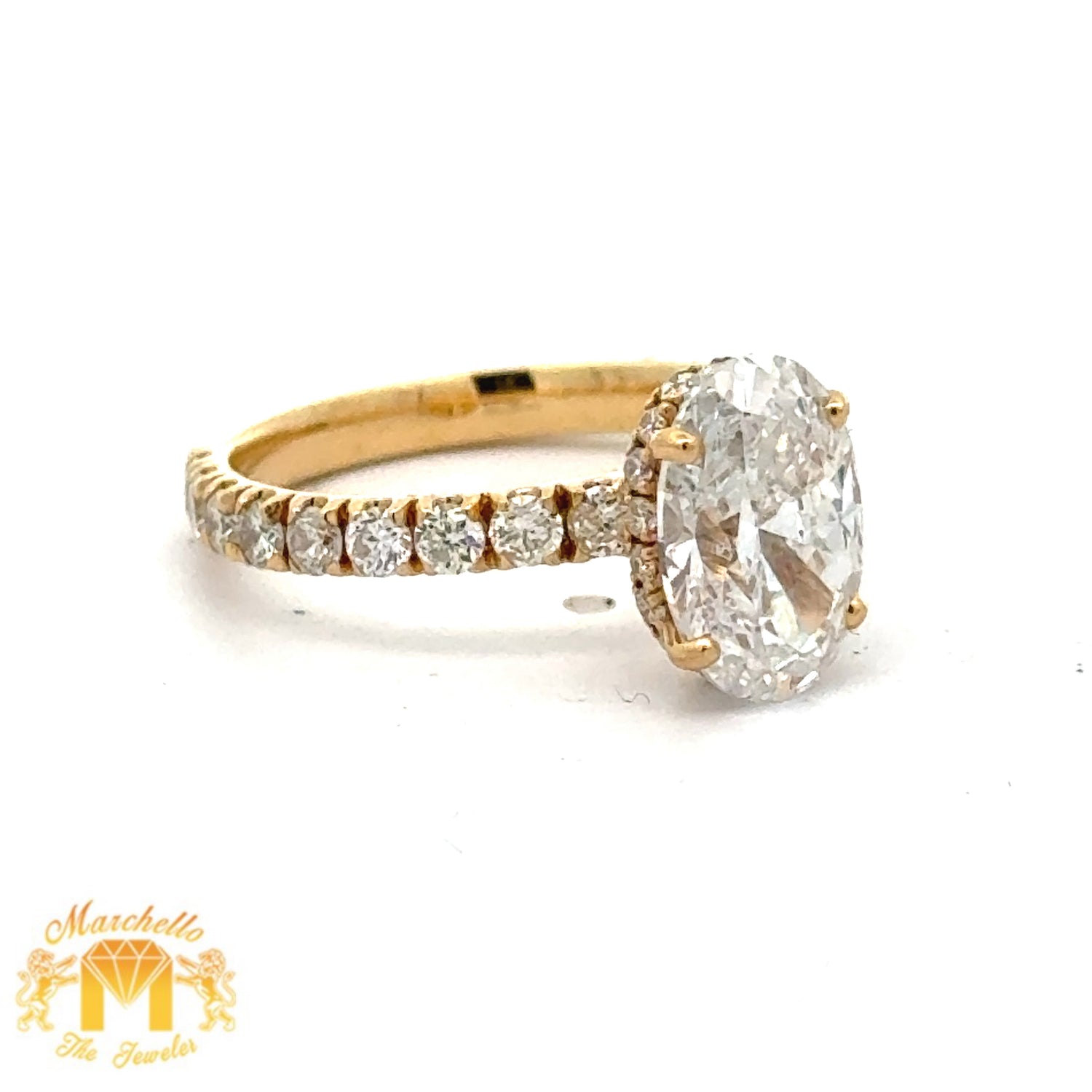 VVS1 & F color diamonds 18k Yellow Gold Oval shape Engagement Ring (GIA certified)
