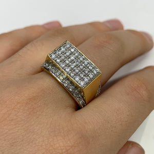 14k Yellow Gold and Diamond Men`s Ring with Round Diamonds