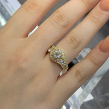 Load image into Gallery viewer, 18k Yellow Gold Engagement Ring with Round and Princess Cut Diamonds