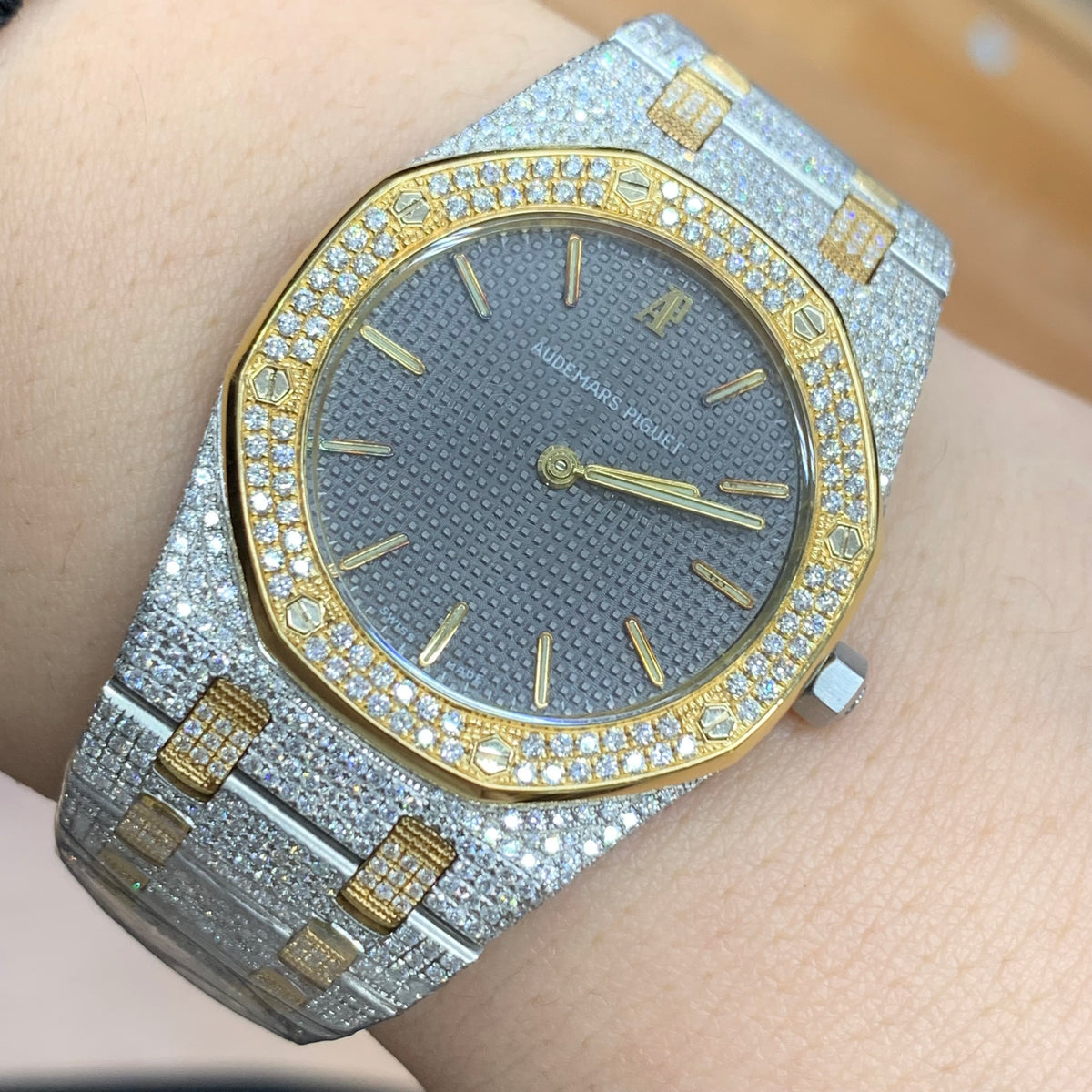 Ap Watch Set 33mm Iced out Audemars Piguet (AP) Watch with Two-Tone: gold and stain ...
