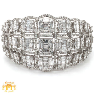 VVS/vs high clarity diamonds set in a 18k Gold Cleopatra Bangle Bracelet with Baguette and Round Diamonds
