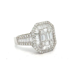 18k white gold and diamond Fancy Ring with Baguette and Round Diamonds