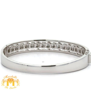 VVS/vs high clarity of diamonds set in a 18k White Gold Bracelet