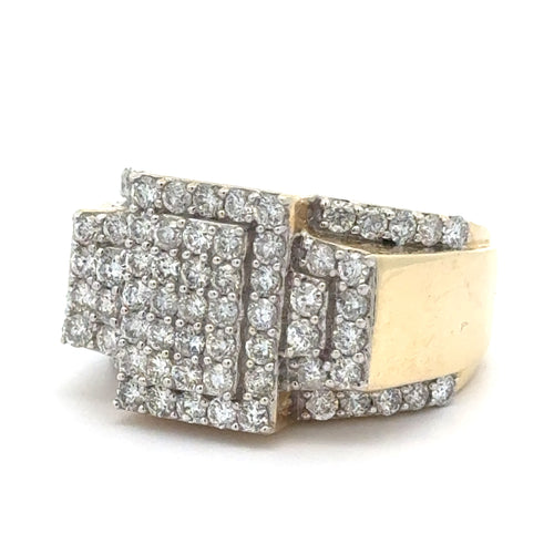 14k Yellow Gold and Diamond Men`s Ring with Round Diamonds