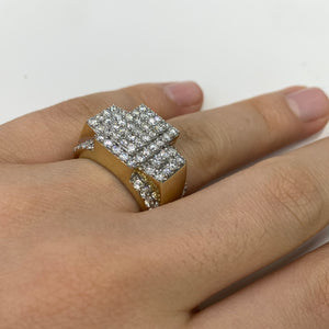 14k Yellow Gold and Diamond Men`s Ring with Round Diamonds