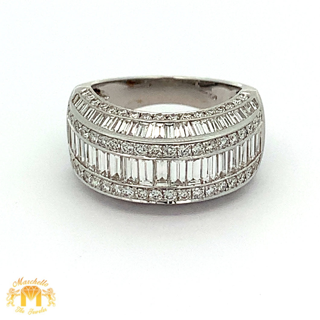 VVS/vs high clarity diamonds set in a 18k Gold Eternity Band Ring with Baguette and Round Diamonds