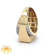 Load image into Gallery viewer, 14k Yellow Gold and Diamond Men`s Ring with Round Diamonds