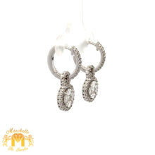 Load image into Gallery viewer, VVS/vs high clarity of diamonds set in a 18k White Gold Earrings