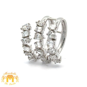 VVS/vs high clarity of diamonds set in a 18k white gold Ladies` Fancy Ring