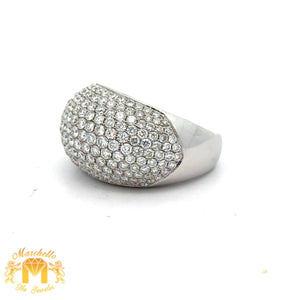 18k white gold and diamond Ring with Round Diamonds