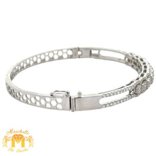 Load image into Gallery viewer, VVS/vs high clarity of diamonds set in a 18k White Gold Bracelet
