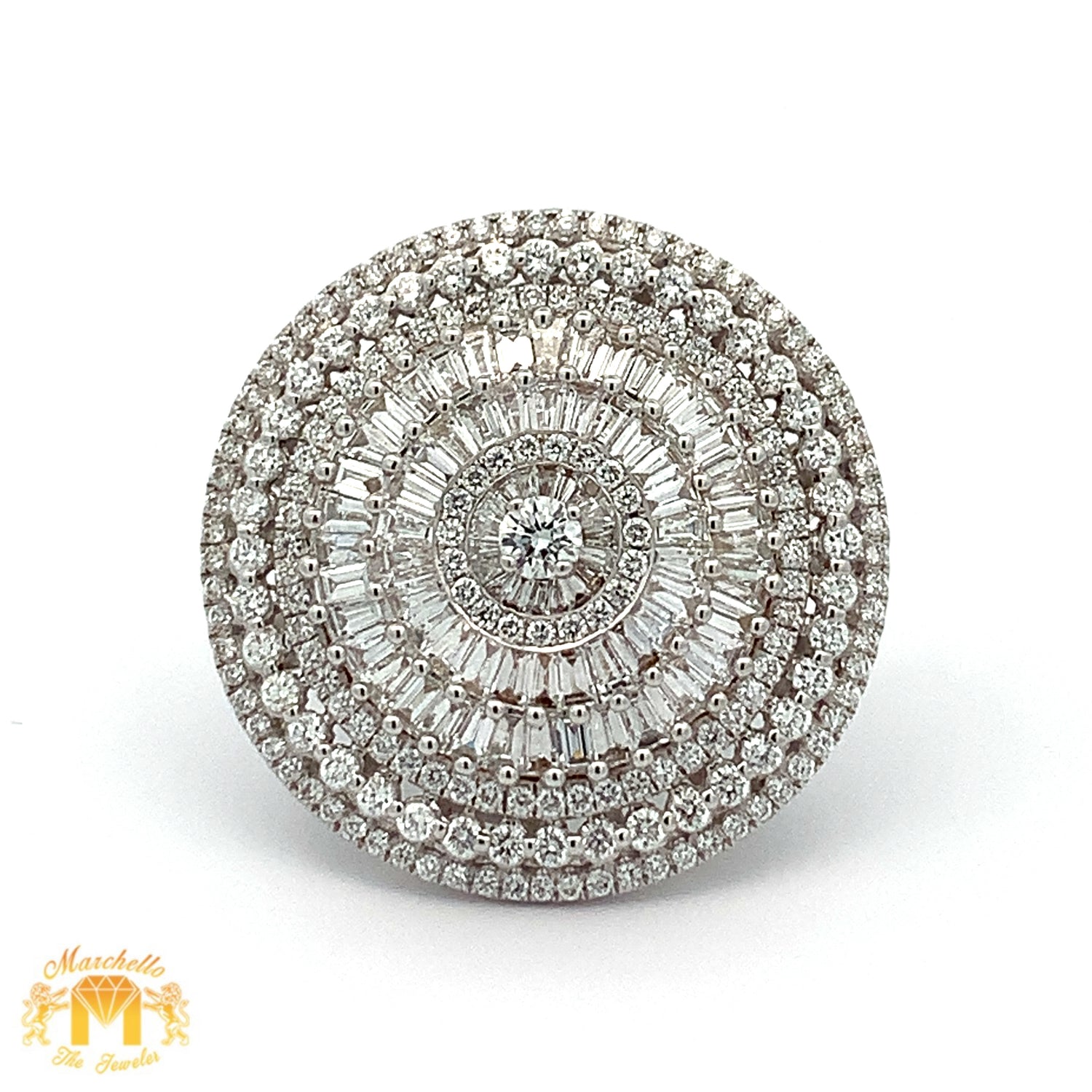 VVS/vs high clarity diamonds set in a 18k Gold Big Round Ring with Baguette and Round Diamonds