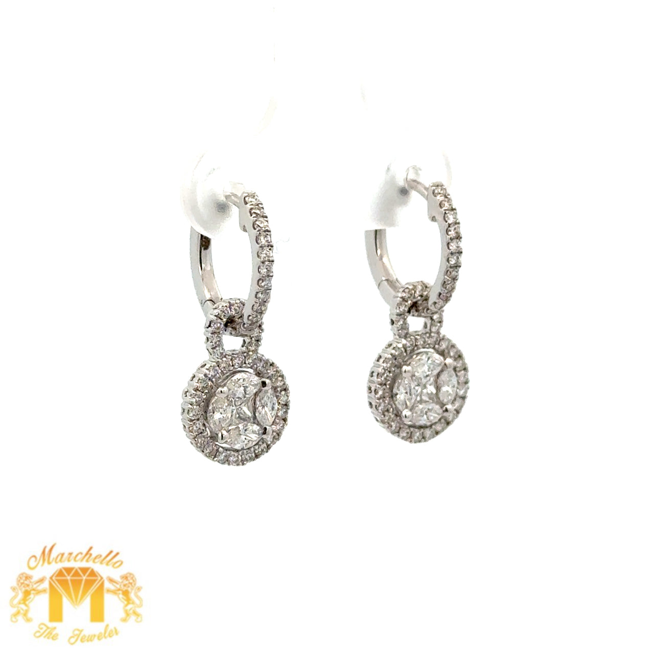 VVS/vs high clarity of diamonds set in a 18k White Gold Earrings