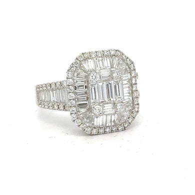 18k white gold and diamond Fancy Ring with Baguette and Round Diamonds