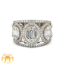Load image into Gallery viewer, VVS/vs high clarity diamonds set in a 18k White Gold Ring with Baguette and Round Diamonds