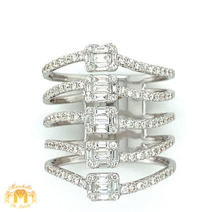 VVS/vs high clarity Diamonds set in a 18k White gold Contemporary Ladies`Ring