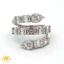 Load image into Gallery viewer, VVS/vs high clarity diamonds set in a 18k Gold Stack Ring with Baguette and Round Diamonds