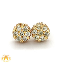 Load image into Gallery viewer, Yellow Gold Flower shaped Earrings with Round Diamond