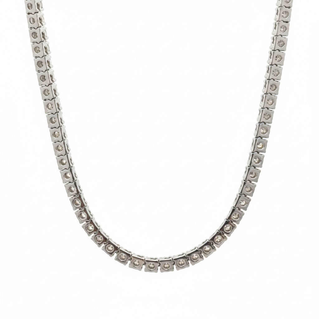 14k white gold and diamonds tennis chain.