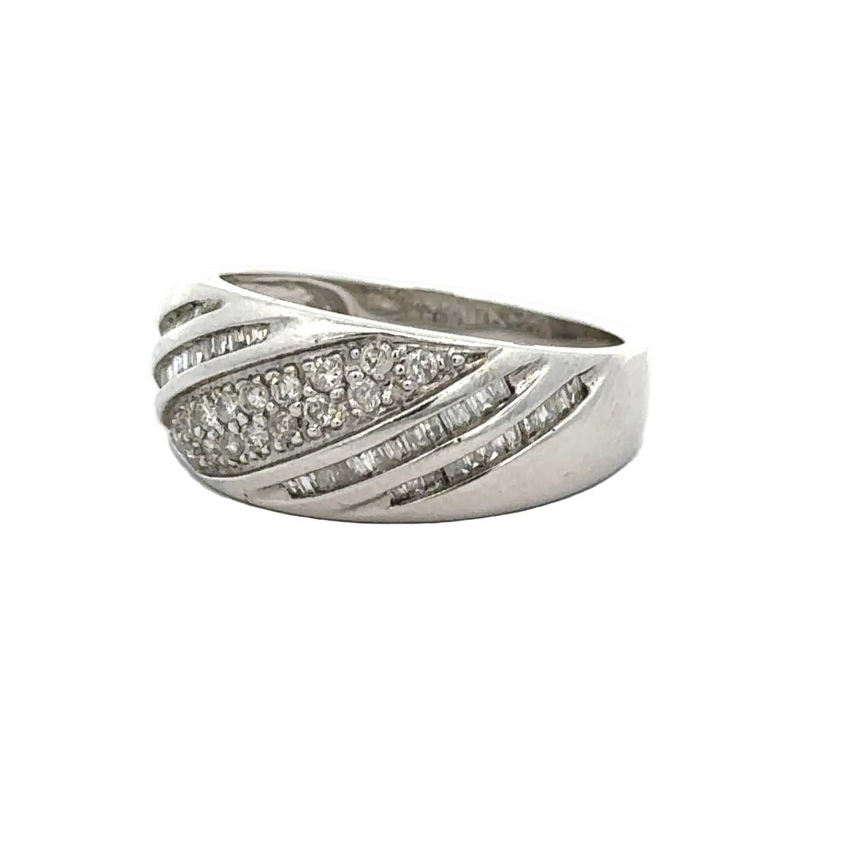 14K White Gold and Natural Diamonds Ring
