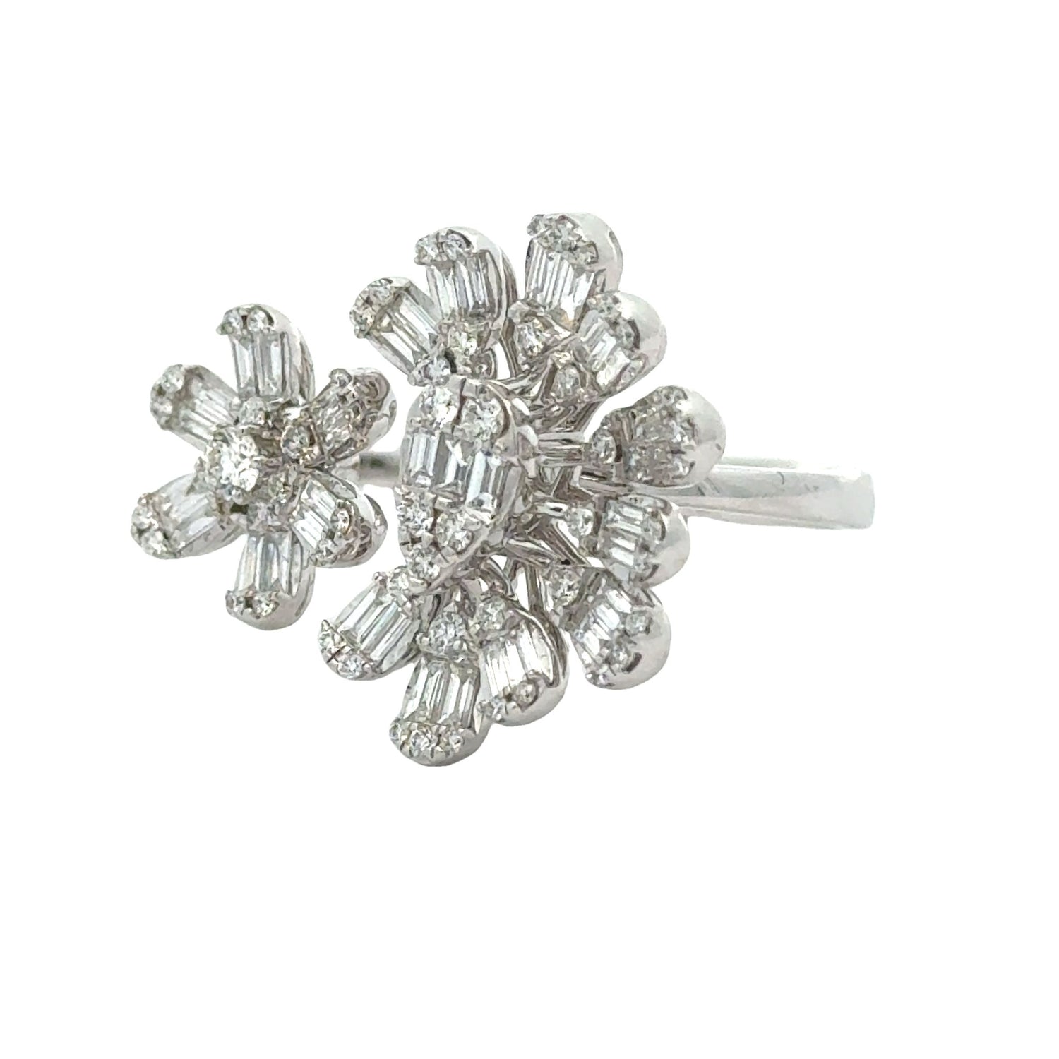VVS/vs high clarity diamonds set in a 18k white gold Ladies` Fancy Ring