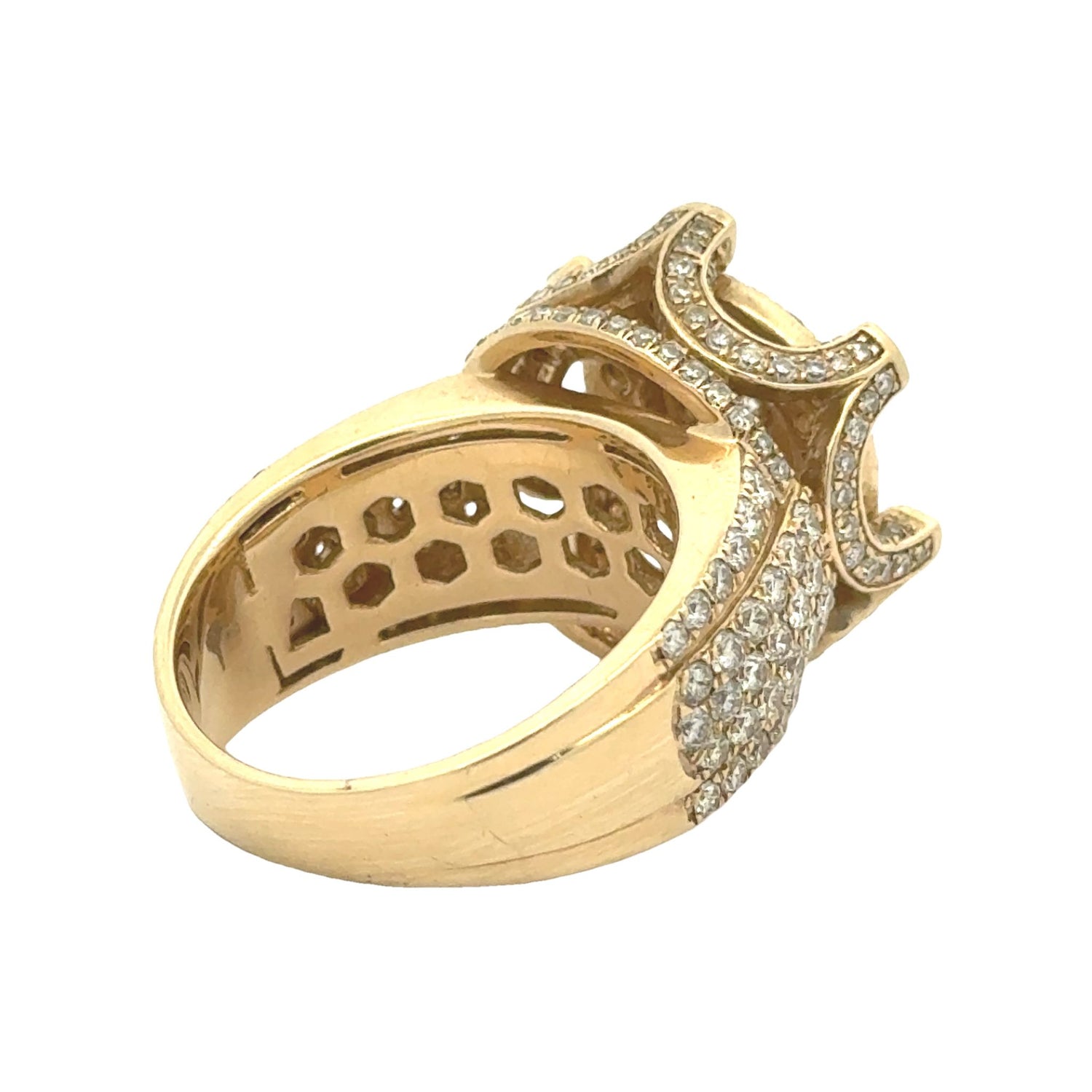 14k yellow gold and diamond Men`s Ring with Round Diamonds
