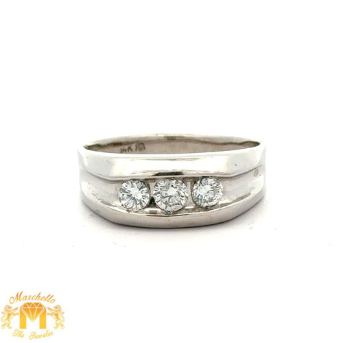 14k white gold and diamond Band with Round diamonds