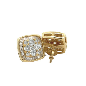14k white gold and diamond Earrings with Round Diamonds
