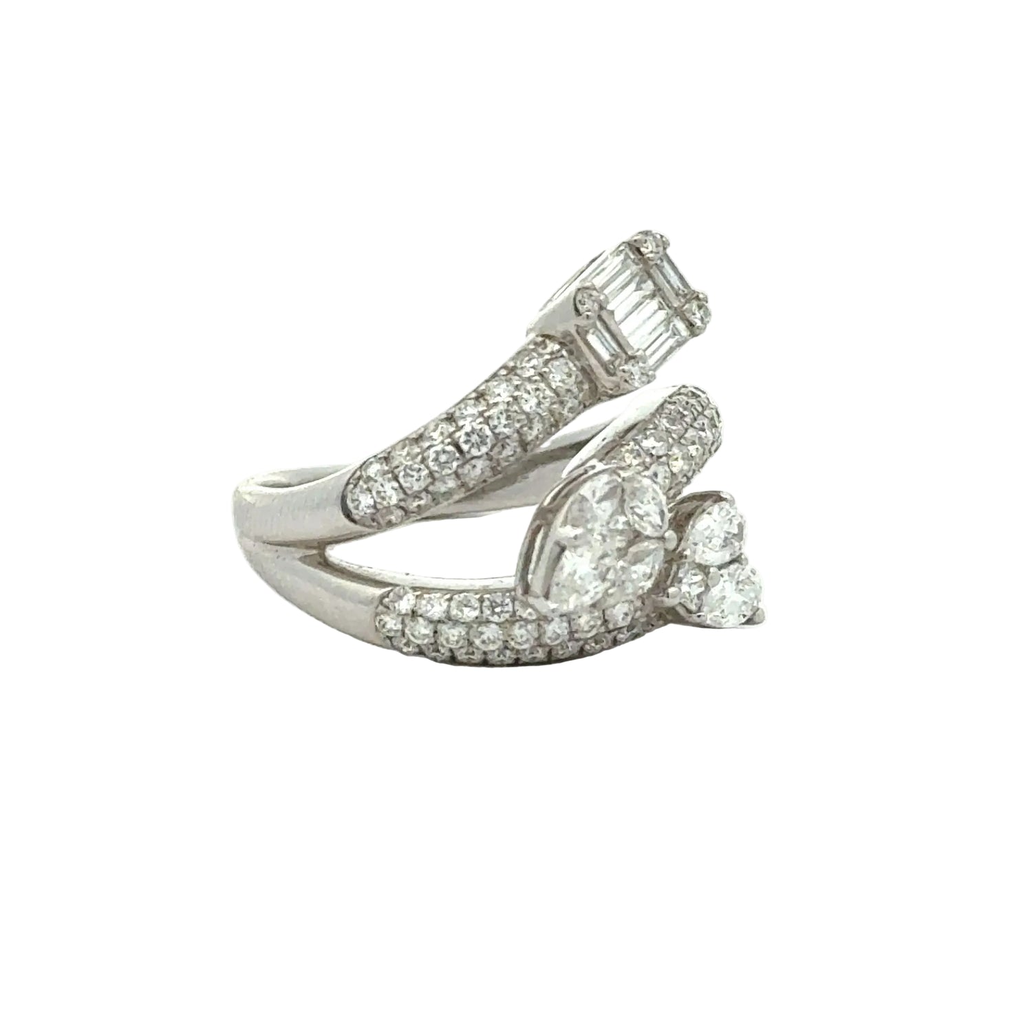 18k white gold and diamond Ladies` Fancy Ring