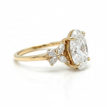 Load image into Gallery viewer, 14kt yellow gold and lab diamonds Engagement Ring