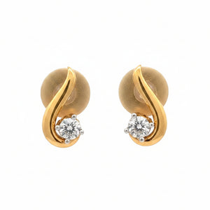 18k yellow gold and natural diamond earrings.