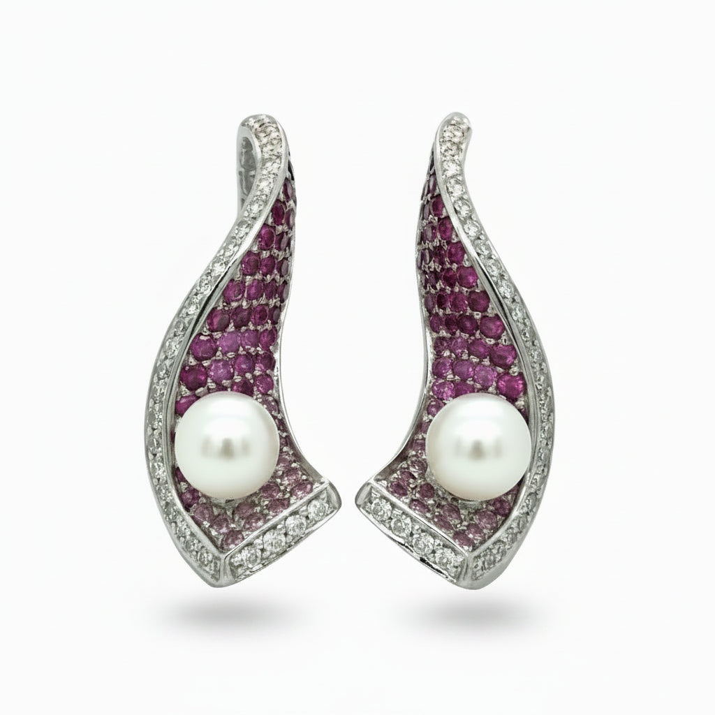 18k white gold and natural diamonds earring.