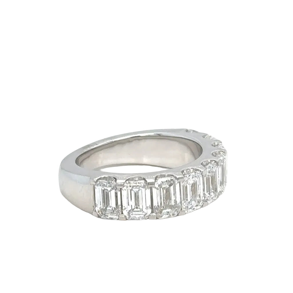 14k white gold and lab diamonds ring.
