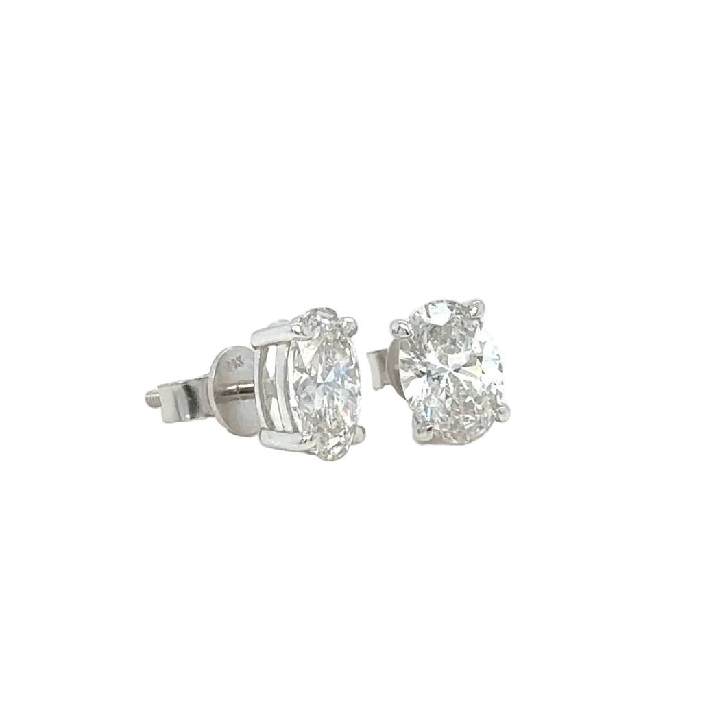14k white gold lab diamonds earring.
