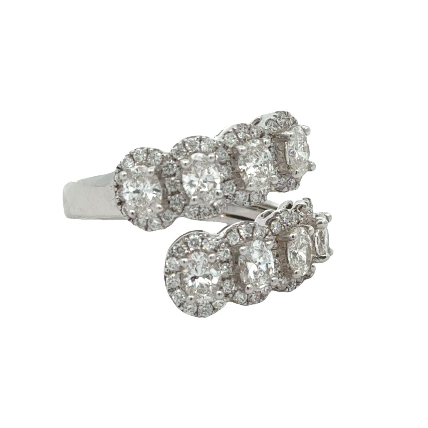 VVS/vs high clarity diamonds set in a 18k white gold Ladies` Fancy Ring
