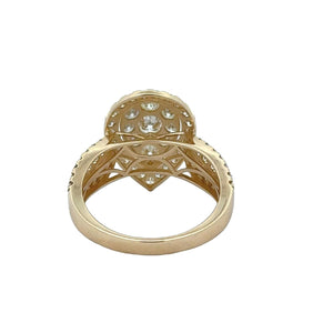 14K Yellowgold Pear Shape Ring with Round Diamonds