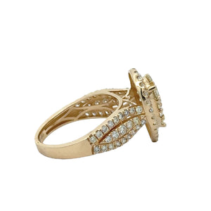 14K Yellowgold Pear Shape Ring with Round Diamonds