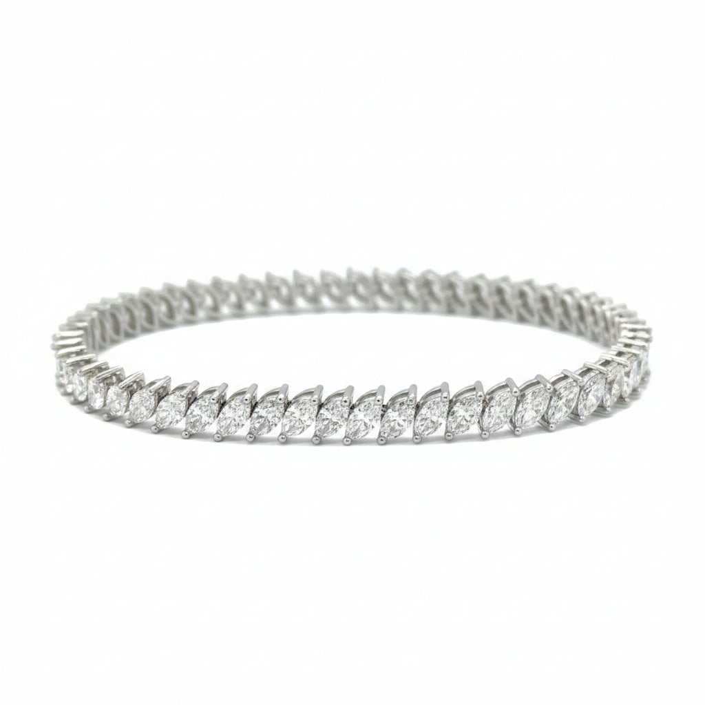 14k white gold and diamond Fancy Bracelet with marquise diamond