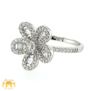 VVS/vs high clarity diamonds set in a 18k White Gold and Diamond Flower Ring (VVS diamonds)