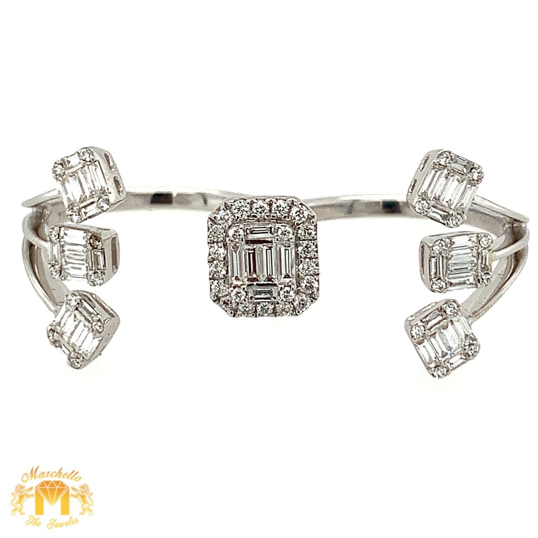VVS/vs high clarity diamonds set in a 18k White Gold and Diamond Ladies' Two-Finger Ring (VVS diamonds)