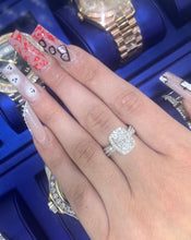 Load image into Gallery viewer, White Gold and Diamond Ladies&#39; Ring (rectangular shape)