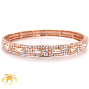 VVS/vs high clarity diamonds set in a 18k White Gold Bangle Bracelet with  Baguette and Round Diamond (VVS/VS diamonds)